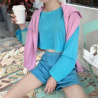Long-sleeve Crop T-shirt / Wide Leg Shorts