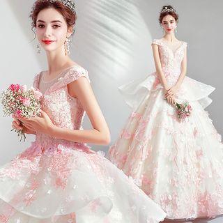Short-sleeve Flower Detailed Ruffled Ball Gown