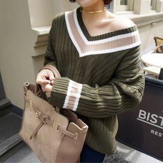 Contrast Trim V-neck Boyfriend Sweater