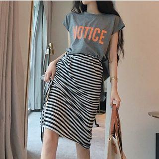 Lettering T-shirt / Striped Drawstring Skirt