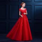 Short-sleeve Lace Wedding Gown