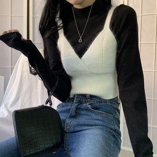 Plain V-neck Cami Knit Top