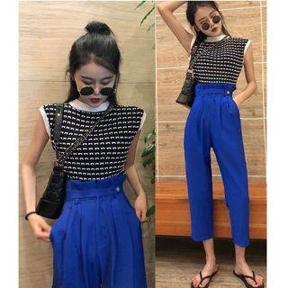 Pattern Sleeveless T-shirt / Paperbag Waist Cropped Pants