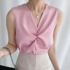 Sleeveless V-neck Twisted Top