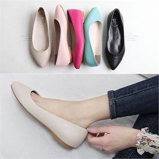 Pointy-cap Colored Flats