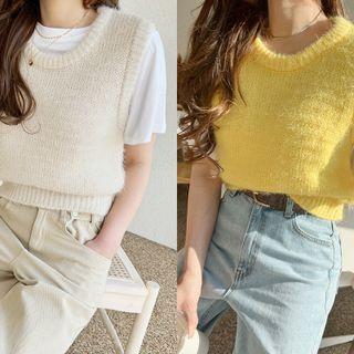 Round-neck Fluffy Knit Vest