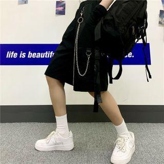 Plain Cargo Straight Cut Shorts With Chain