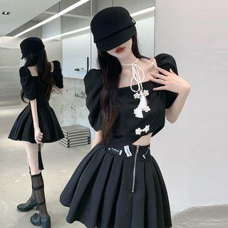 Puff-sleeve Square Neck Crop Top / Pleated Mini A-line Skirt