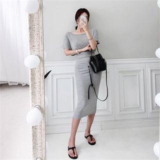 Set: Drop-shoulder T-shirt + Spaghetti-strap Dress