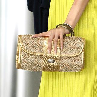 Woven Twist-lock Clutch Gold - One Size