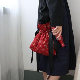 Chain Strap Drawstring Crossbody Bag