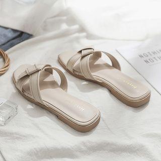 Crossover Knotted Flat Sandals