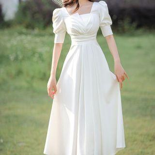 Short-sleeve Square-neck Midi A-line Dress / Veil / Set