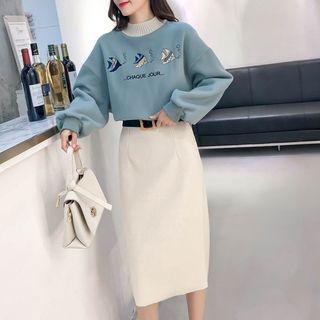 Mock Neck Fish Embroidered Sweatshirt / Straight Cut Midi Knit Skirt