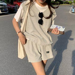 Set: Plain Sleeveless T-shirt + Shorts