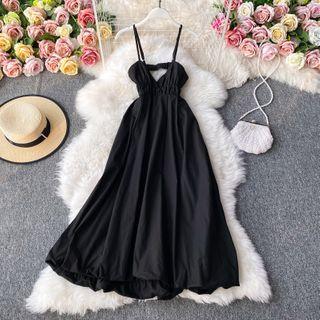 Keyhole Spaghetti-strap Maxi Dress