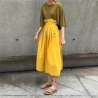 Plain Elbow-sleeve T-shirt / A-line Midi Skirt