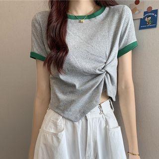 Short-sleeve Contrast Trim Asymmetrical Cropped T-shirt