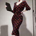 Patterned V-neck 3/4-sleeve Sheath Dress
