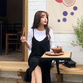 Set: T-shirt + Frill-hem Midi Pinafore Dress