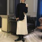 Asymmetric Cold Shoulder Sweatshirt / A-line Midi Pleated Skirt