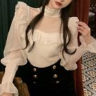 Lantern-sleeve Ruffled Blouse / Shorts