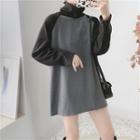 Turtleneck Two-tone T-shirt