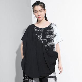 Short-sleeve Lettering Paneled T-shirt Black - One Size