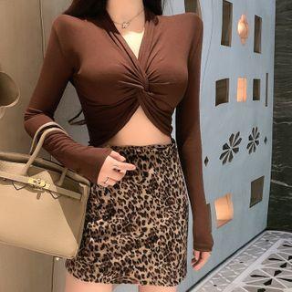 Long-sleeve V-neck Twist Cropped T-shirt