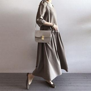 Round-neck 3/4-sleeve Flare Dress
