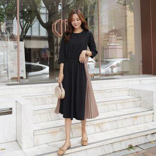 Contrast Pleated-panel Long Dress