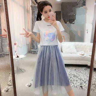 Set: Printed Short-sleeve T-shirt + Mesh A-line Midi Skirt