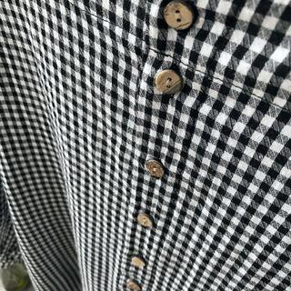 Lantern-sleeve Plaid Dip-back Blouse