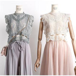 Cutout-lace Sleeveless Cropped Top
