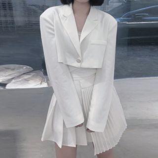 Cropped Blazer / Pleated Mini A-line Skirt