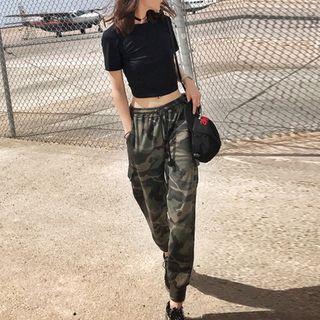 Set: Short Sleeve Cropped Top + Camo Cargo Jogger Pants