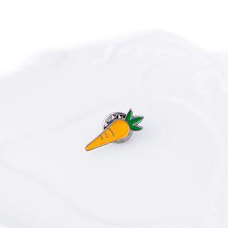 Carrot Brooch