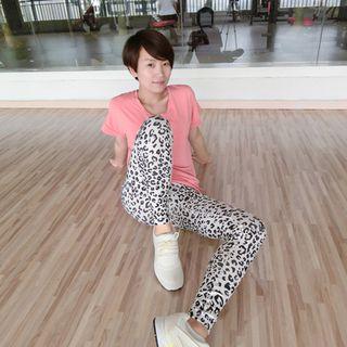Leopard Print Capri Sport Pants / Shorts