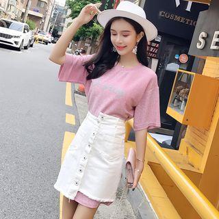 Set: Lettering Short-sleeve Long T-shirt + Buttoned Denim Skirt