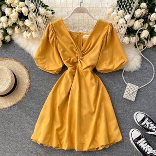 Knotted V-neck Puff-sleeve Dress