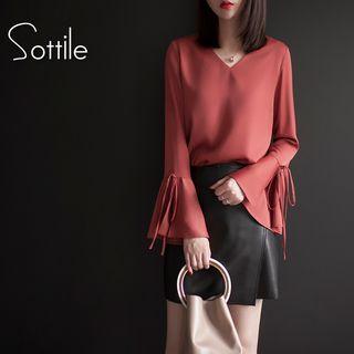 Bell-sleeve Loose-fit V-neck Plain Top