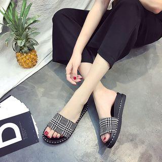 Platform Houndtooth Slide Sandals