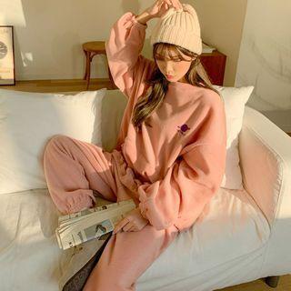 Plus Size Set: Kangaroo-pocket Embroidered Pullover + Jogger Pants