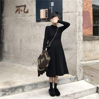Long-sleeve A-line Knit Dress / Midi Dress