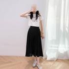 Crewneck Printed Top / High-waist Plain A-line Skirt