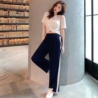 Cropped Short-sleeve T-shirt / Striped Wide-leg Pants / Set