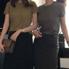 Short-sleeve Plain Crew-neck Top