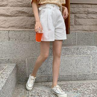 Buckled-waist Pleated Shorts