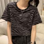 Short-sleeve Zebra Print Cropped T-shirt Black - One Size
