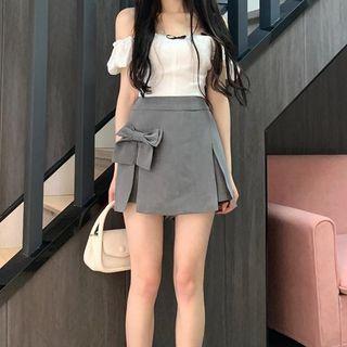 Off-shoulder T-shirt / Bow A-line Skirt